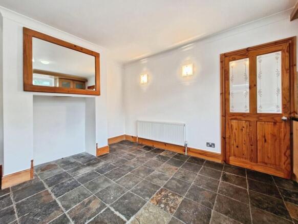 3 bed Semi-Detached for sale Image 6