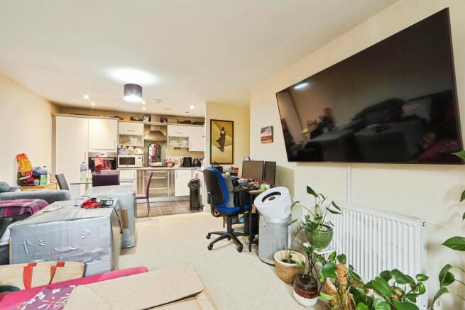 2 bed Apartment for sale Image 9