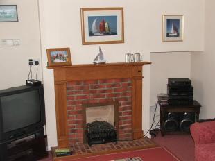Lounge-fireplace