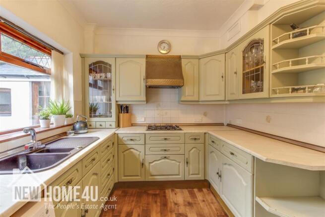 Kitchen: