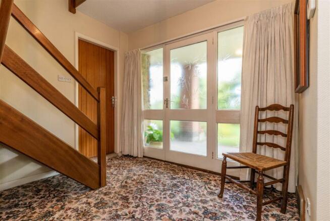 ENTRANCE & HALLWAY