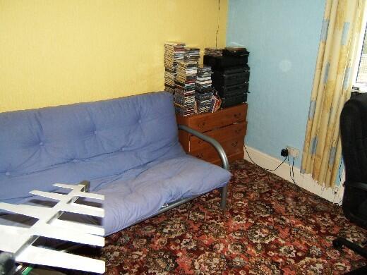 BEDROOM 2