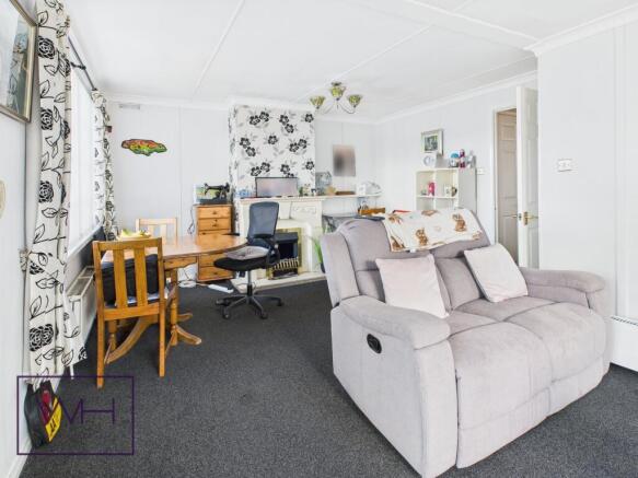 CAM03785G0-PR0216-ST