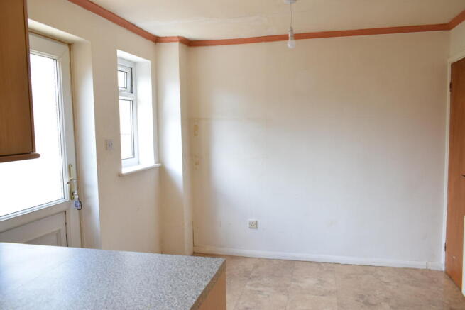 3 bed Town House for sale Image 6