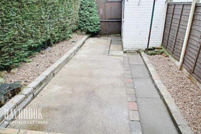 3 bed Terraced to rent Image 6