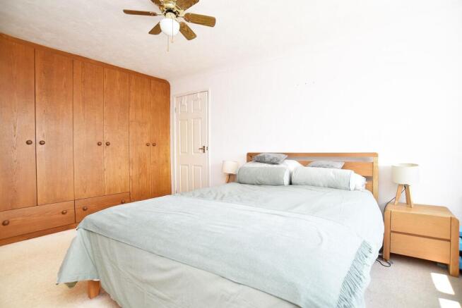 4 bed Detached for sale Image 7