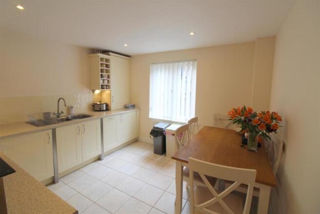 Kitchen...jpg