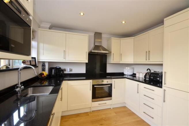 Kitchen/ Dining Area