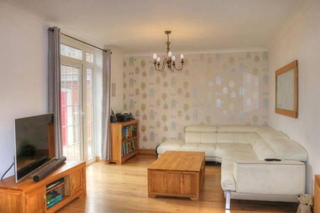 Lounge/Dining Room