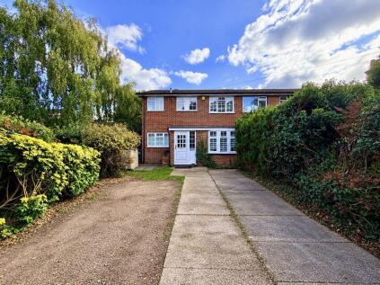 Flackwell Heath - Village Centre