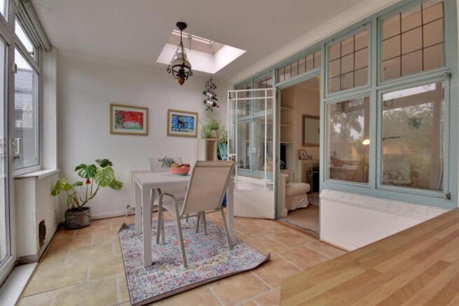 3 bed Semi-Detached for sale Image 4