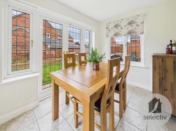 4 bed Detached for sale Image 6
