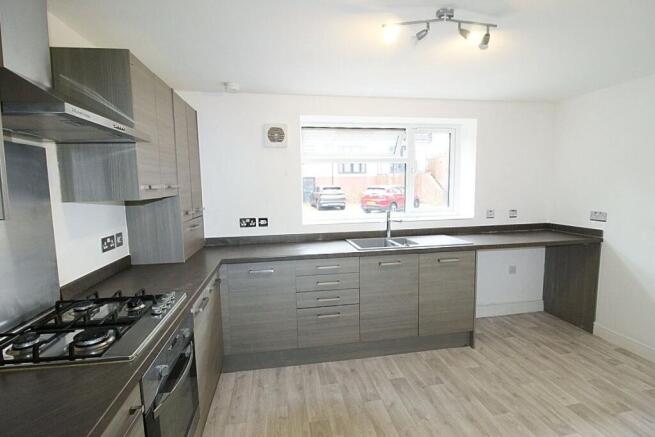 3 bed Semi-Detached for sale Image 7