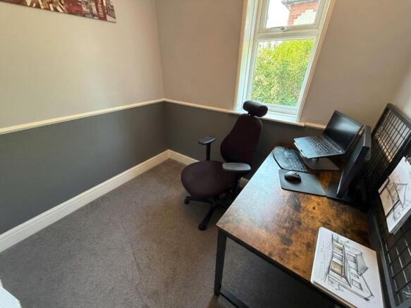 3 bed Semi-Detached for sale Image 11