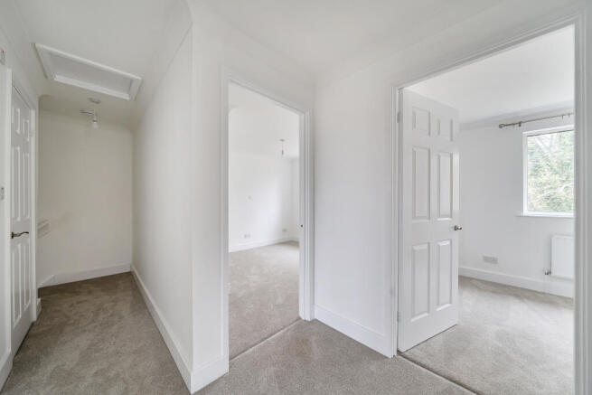 4 bed House to rent Image 9