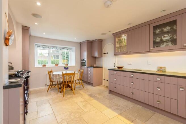 Kitchen breakfast room