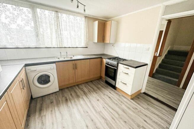 EweMove Basingstoke Millard Close Kitchen