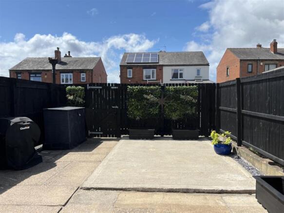 3 bed Terraced for sale Image 11