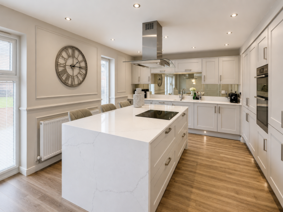 4 bed Detached to rent Image 4