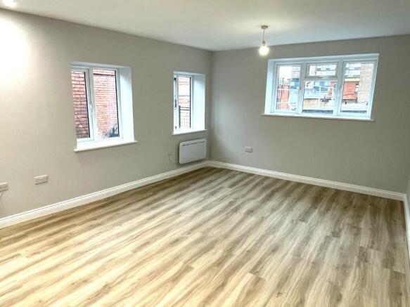 1 bed Flat to rent Image 4