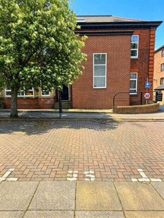 2 bed Flat for sale Image 12