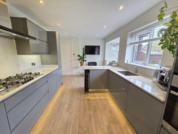 Kitchen/Breakfast Room