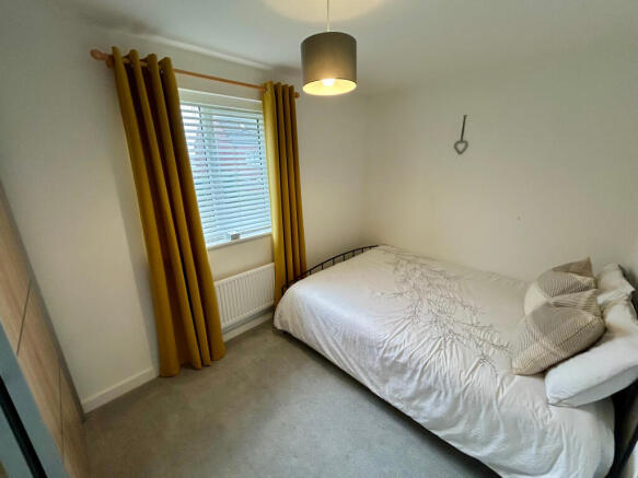 3 bed House to rent Image 5