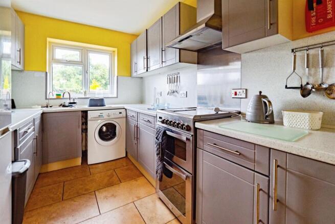 3 bed Semi-Detached for sale Image 5