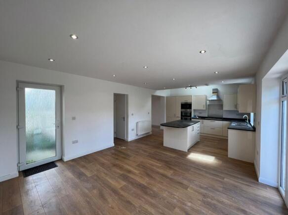 Dining/Kitchen