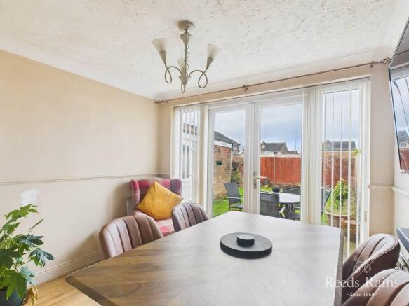 3 bed Semi-Detached for sale Image 6