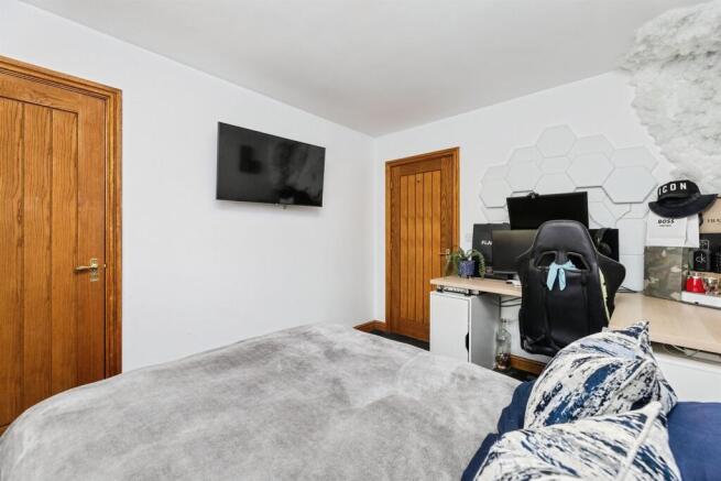4 bed Cottage for sale Image 12