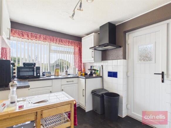 2 bed Semi-Detached for sale Image 6