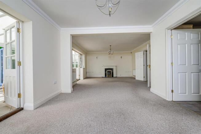 4 Barbican Mews, Portchester-Small-PorticoMarketin