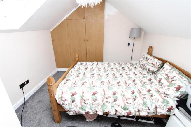 3 bed Terraced for sale Image 8