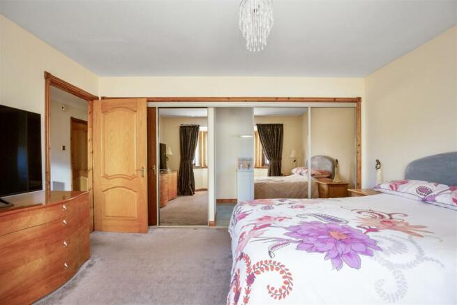 26 Greenacres Kingseat14.jpg