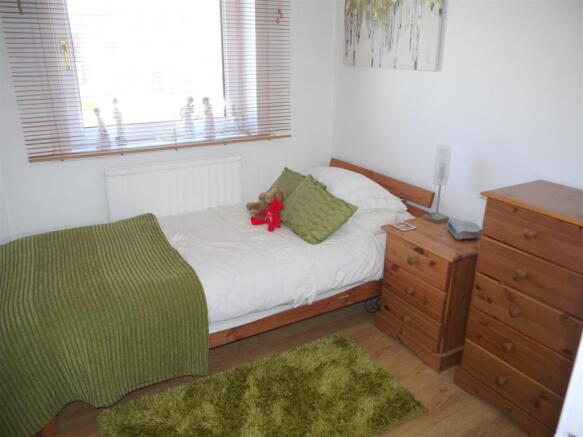 bed4.jpg