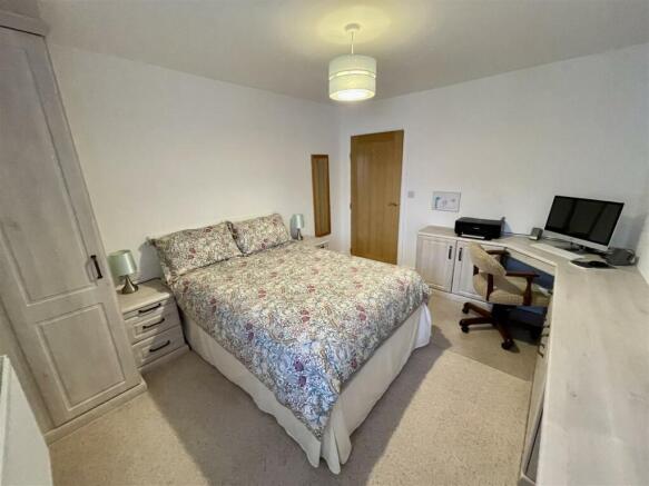 Bedroom 2/ Office