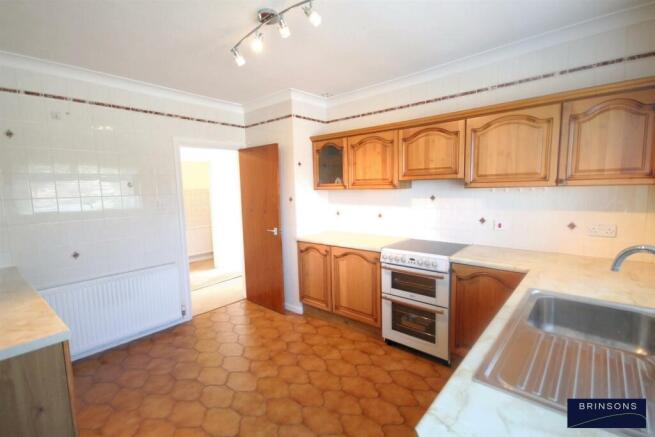 5. KITCHEN.jpg