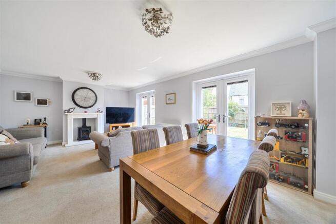 Sitting/Dining Room