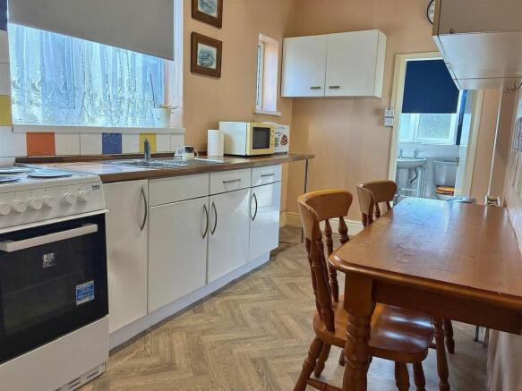 1 bed Flat for sale Image 6
