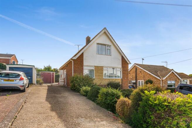 16 Leigh Grove, Banbury-1.jpg
