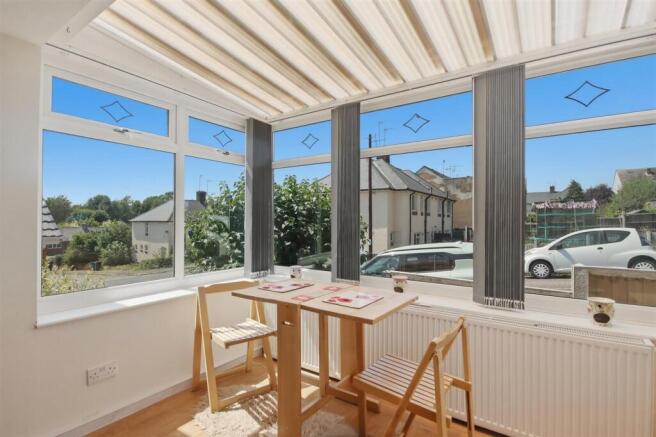 Victoria Street North, Old Whittington, S41 photo 4