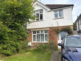 2, Knole Grove, East Grinstead RH19 2AL