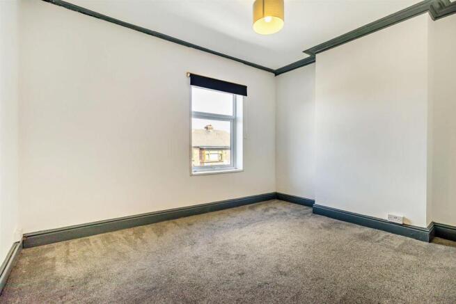 3 bed Terraced for sale Image 9