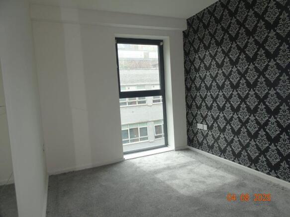 2 bed Apartment to rent Image 7