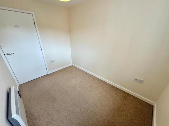 2 bed Flat for sale Image 9