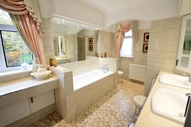 master ensuite