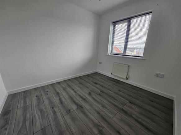 3 bed Semi-Detached to rent Image 10
