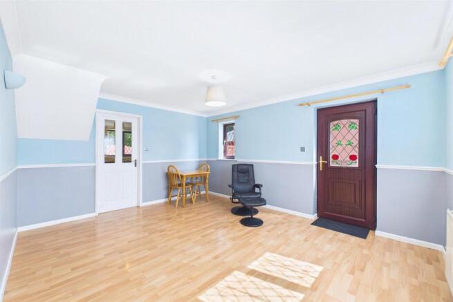 Oakwood Close, Dereham photo 4