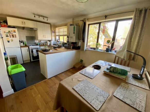 kitchen diner.jpg